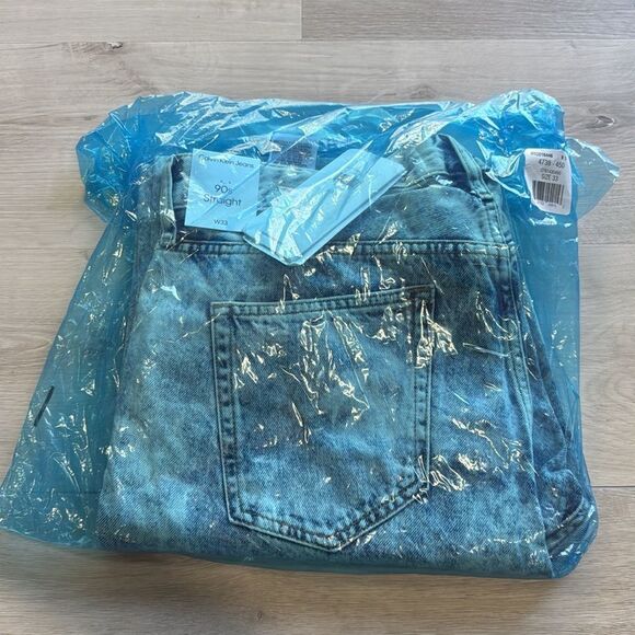 Calvin Klein Jeans 90s straight leg jeans in light wash size 33 NWT in pkg - Picture 5 of 9